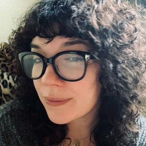 Meet your Posher, Monica